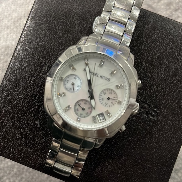 Women’s Michael Kors Silver Watch - Picture 2 of 2